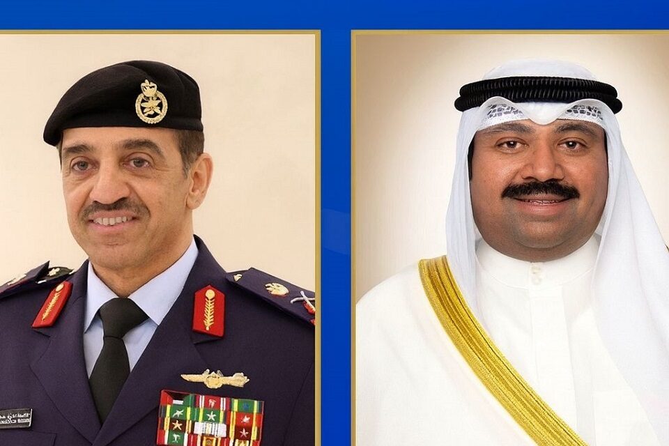 الشيخ عبدالله علي السالم والفريق الركن خالد الشريعان