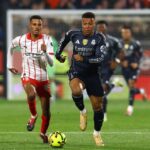 مبابي لاعب ريال مدريد وعز الدين أوناحي لاعب جيرونا