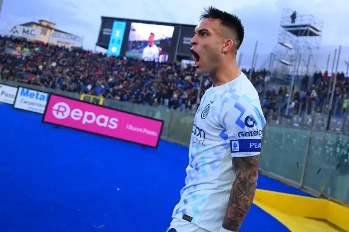 لاوتارو مارتينيز مهاجم إنتر ميلان الإيطالي