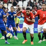 محمد شريف مهاجم منتخب صمر في مواجهة الأزرق