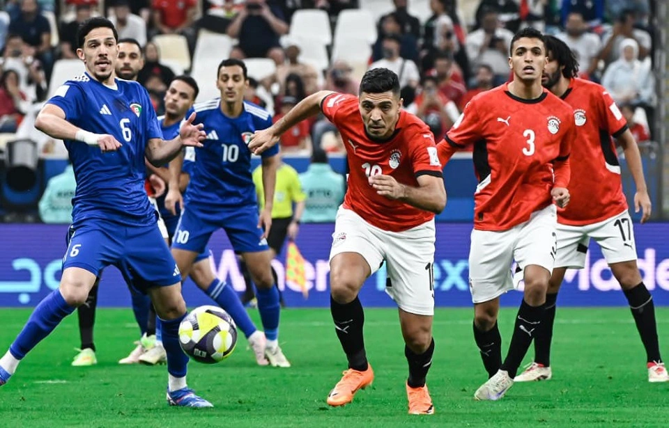 محمد شريف مهاجم منتخب صمر في مواجهة الأزرق