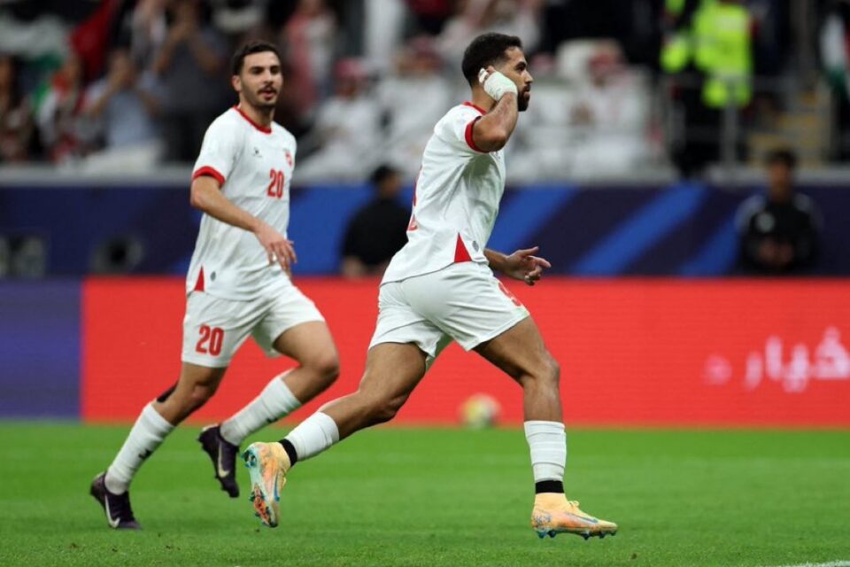 من مباراة الأردن والإمارات