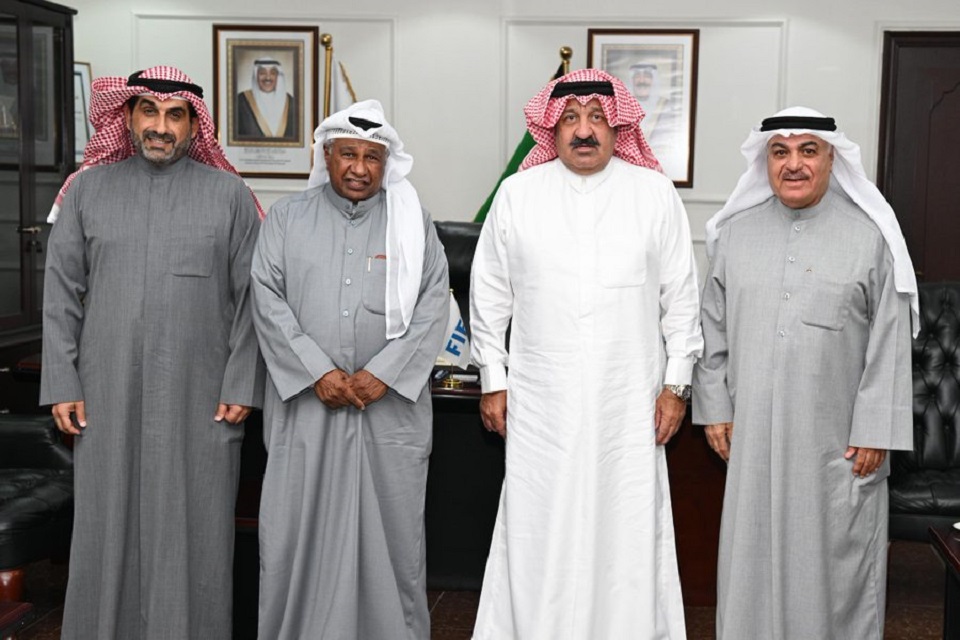 اللجنة الاستشارية برئاسة الشيخ أحمد اليوسف