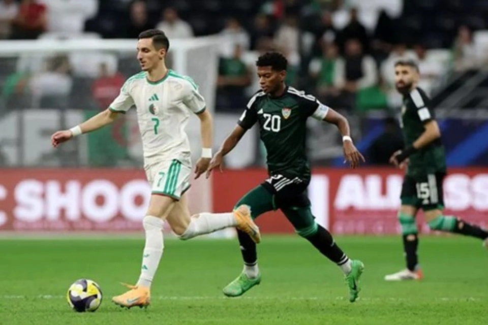 الإمارات والجزائر