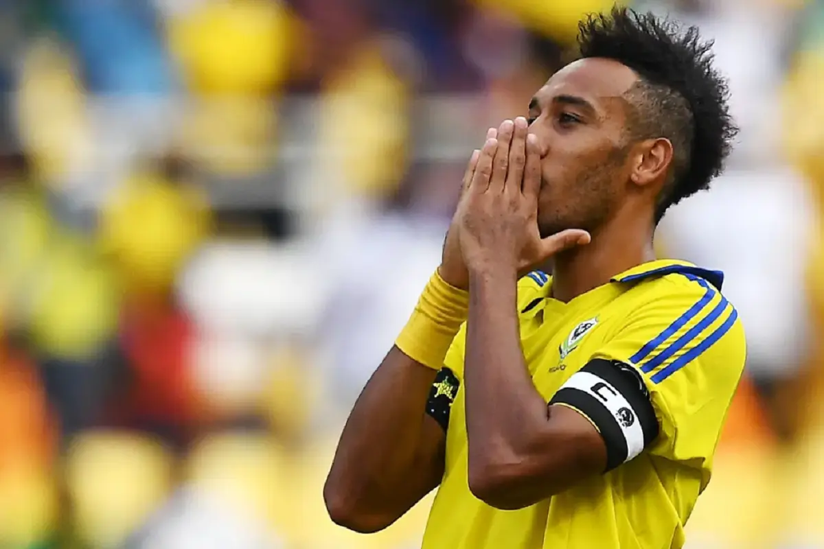 جان بيير أوباميانج مهاجم منتخب الجابون