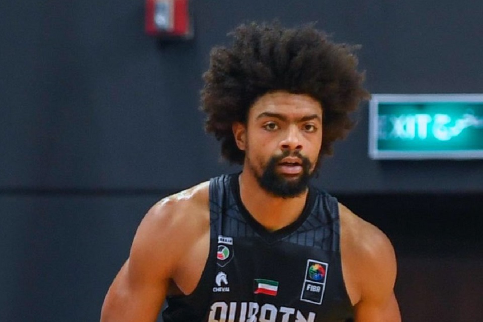 إليجاه روبينسون لاعب القرين