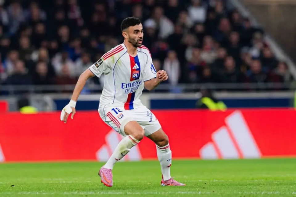 رشيد غزال لاعب ليون الفرنسي