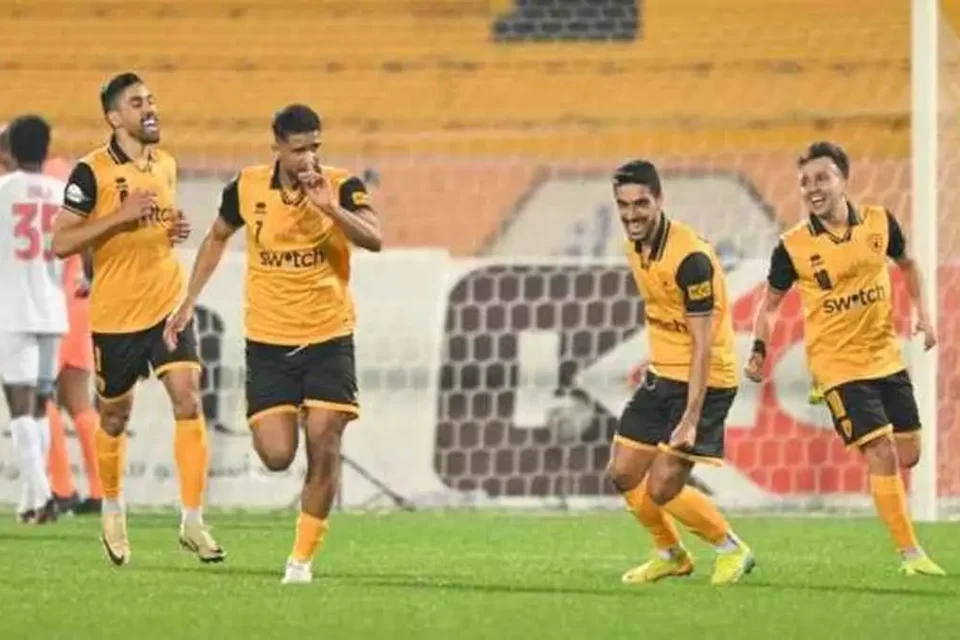 فريق القادسية يواجه النصر في دوري زين