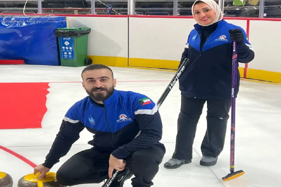 سعود الكندري وفاطمة عبداللطيف لاعبي الكويت للكيرلينج