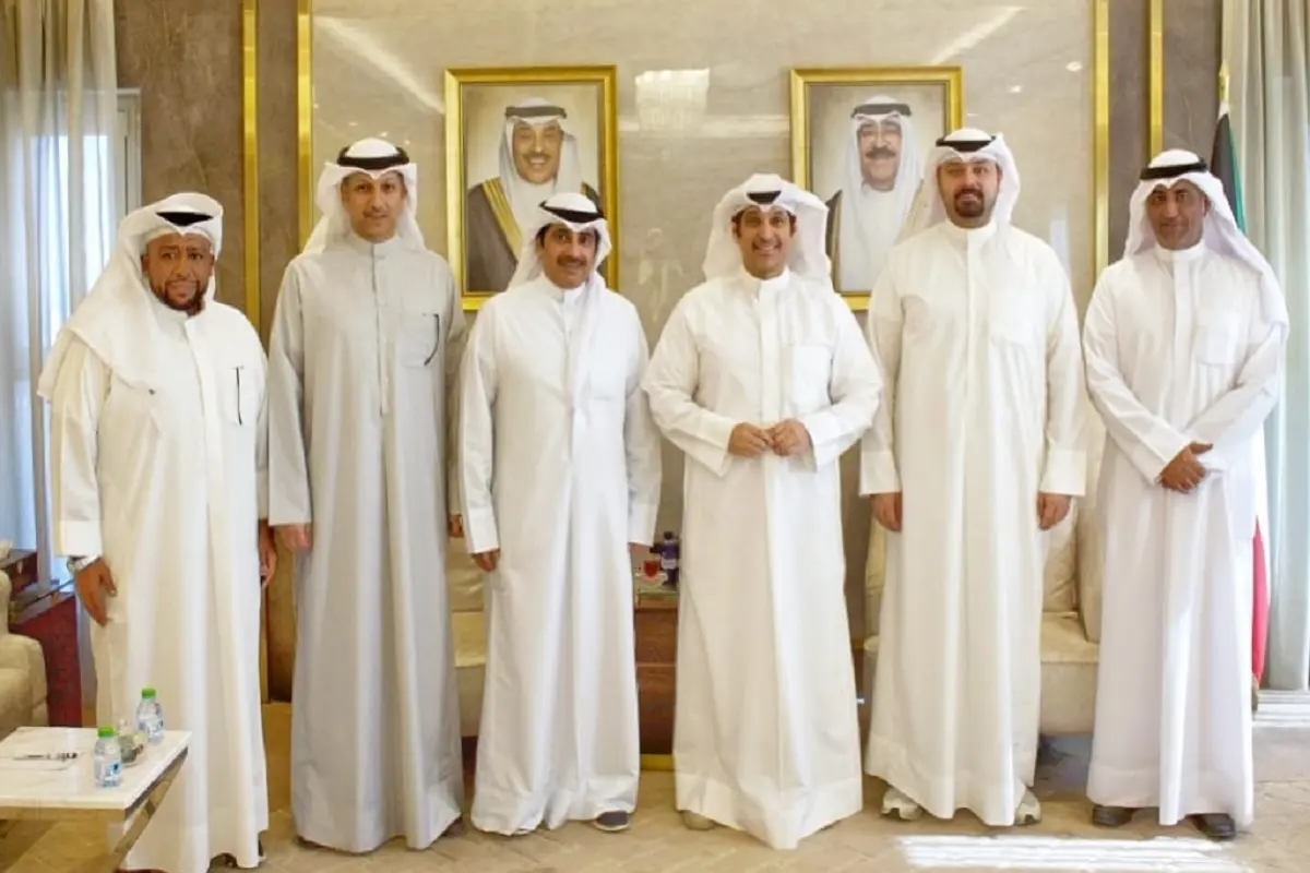 المطيري وزير الشباب ومجلس إدارة نادي الألعاب الشتوية