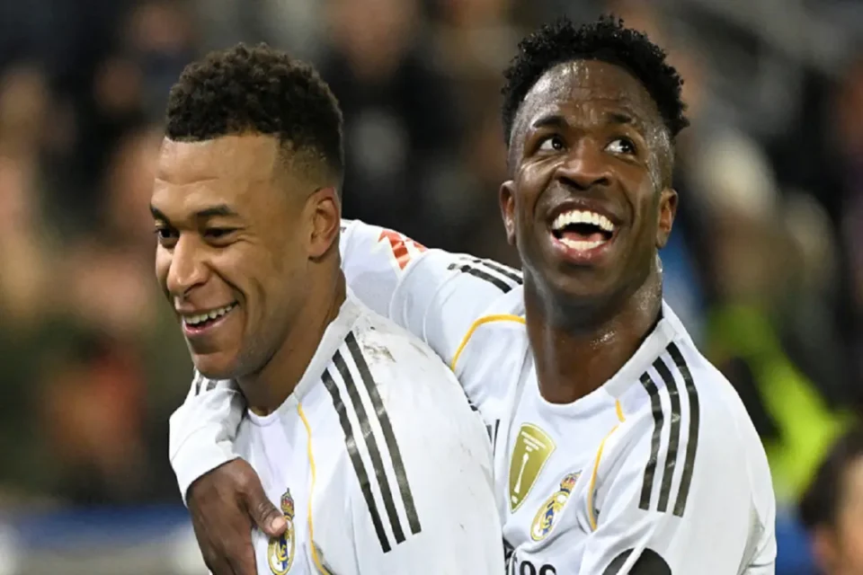 فينيسيوس جونيور وكيليان مبابي لاعبا ريال مدريد