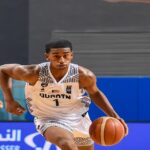 لاعب فريق القرين لكرة السلة