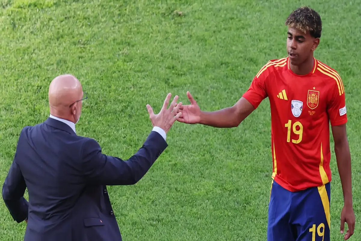 لامين يامال ودي لا فوينتي مدرب إسبانيا