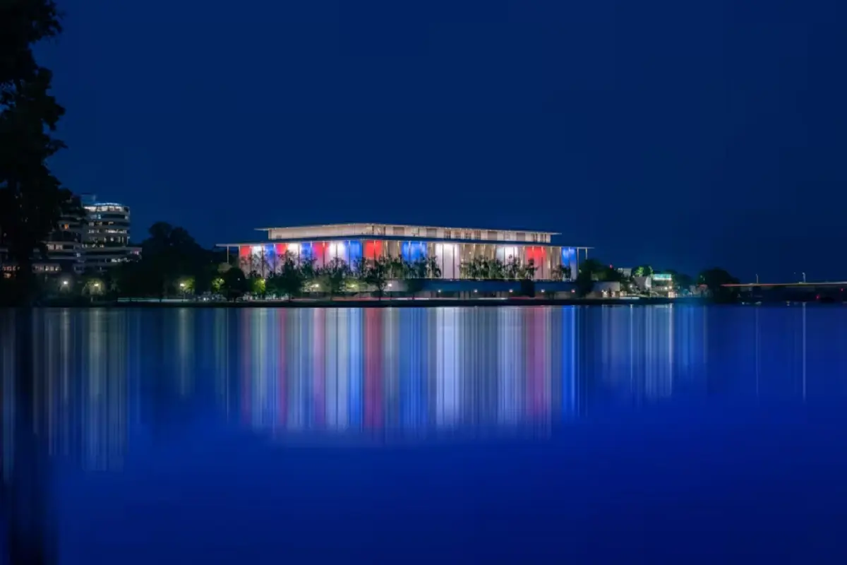 مركز جون كينيدي بالولايات المتحدة الأميركية