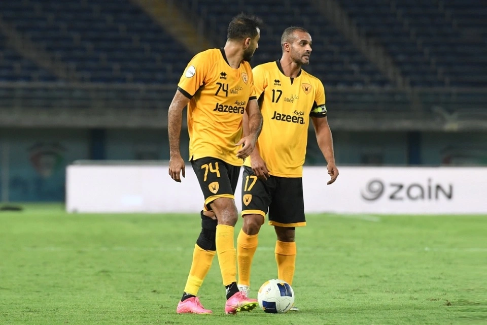 محمود كهربا وبدر المطوع لاعبا القادسية