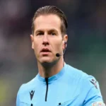 داني ماكيلي حكم المباراة