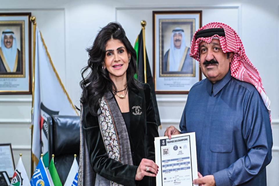 مآب قاسم مع رئيس الاتحاد الكويتي لكرة القدم