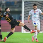 لبحريني مهدي حميدان لاعب القادسية في مباراة القادسية والكويت