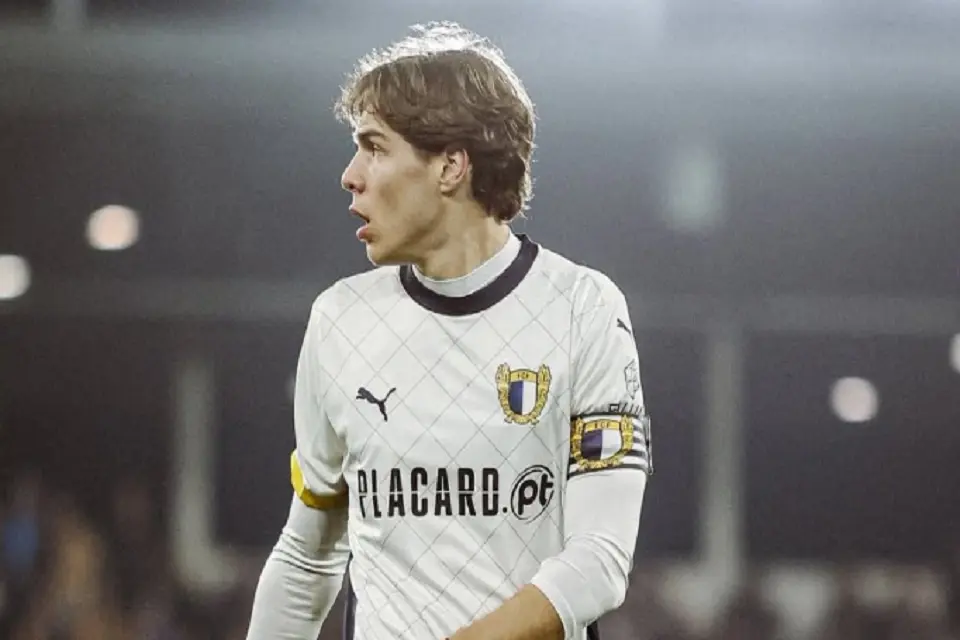 جوستافو سا لاعب فاماليكاو يقترب من الاتحاد السعودي