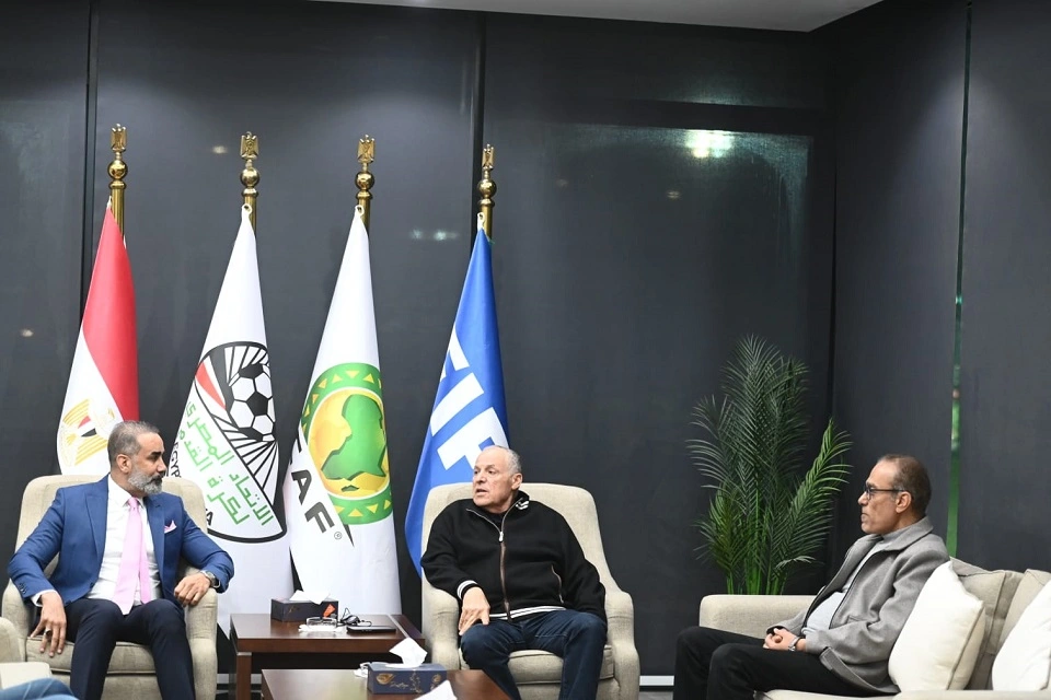 رئيس الاتحاد المصري ومدير المنتخبات العراقية