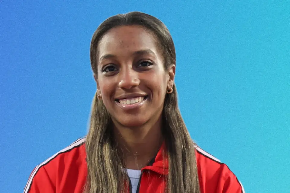 عائشة الخضر بطلة الوثب الثلاثي