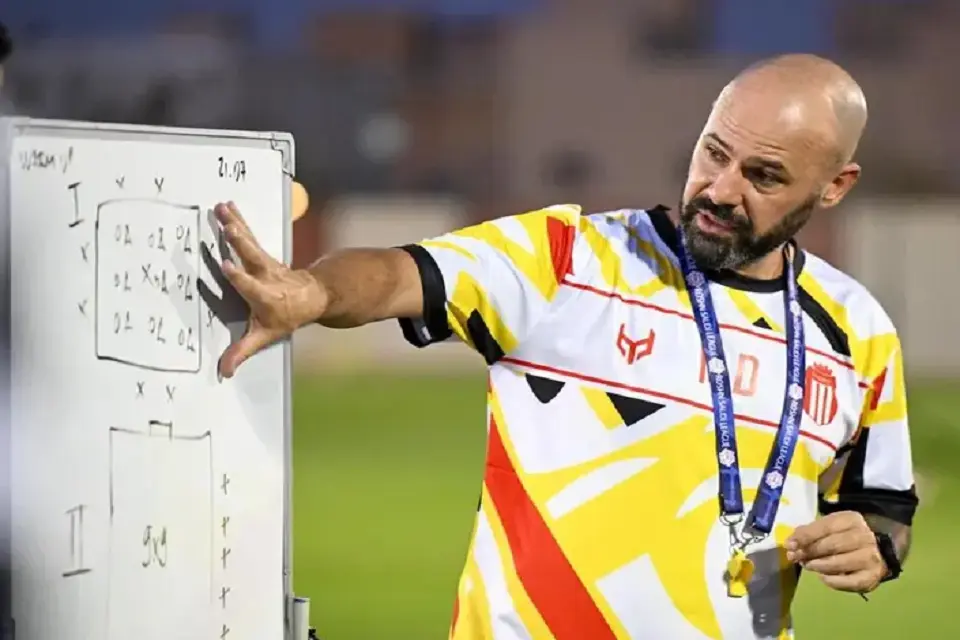 البرازيلي ماوريسيو دولاك مدرب الرياض